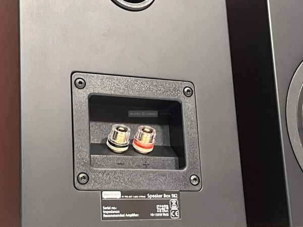 Pro-Ject Speaker Box 5 S2 hangfal csatlakozó