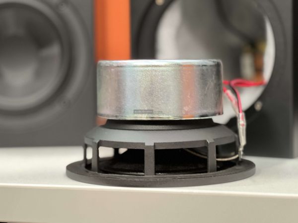 Pro-Ject Speaker Box 5 S2 hangfal mélysugárzó