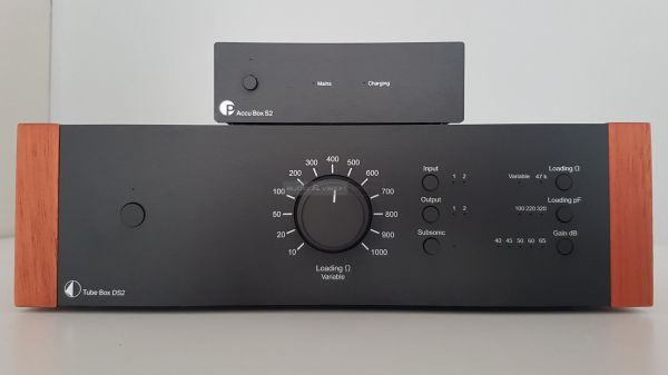 Pro-Ject Tube Box DS2 phono előerősítő és Accu Box S2