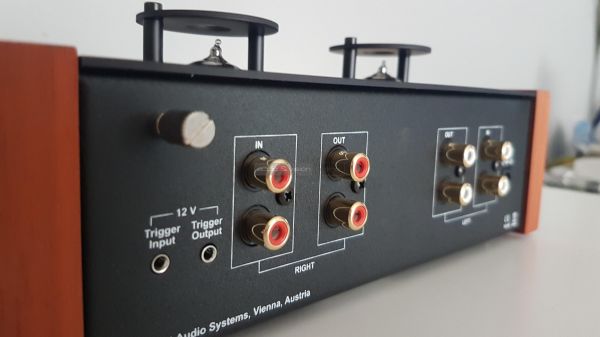 Pro-Ject Tube Box DS2 phono előerősítő hátlap