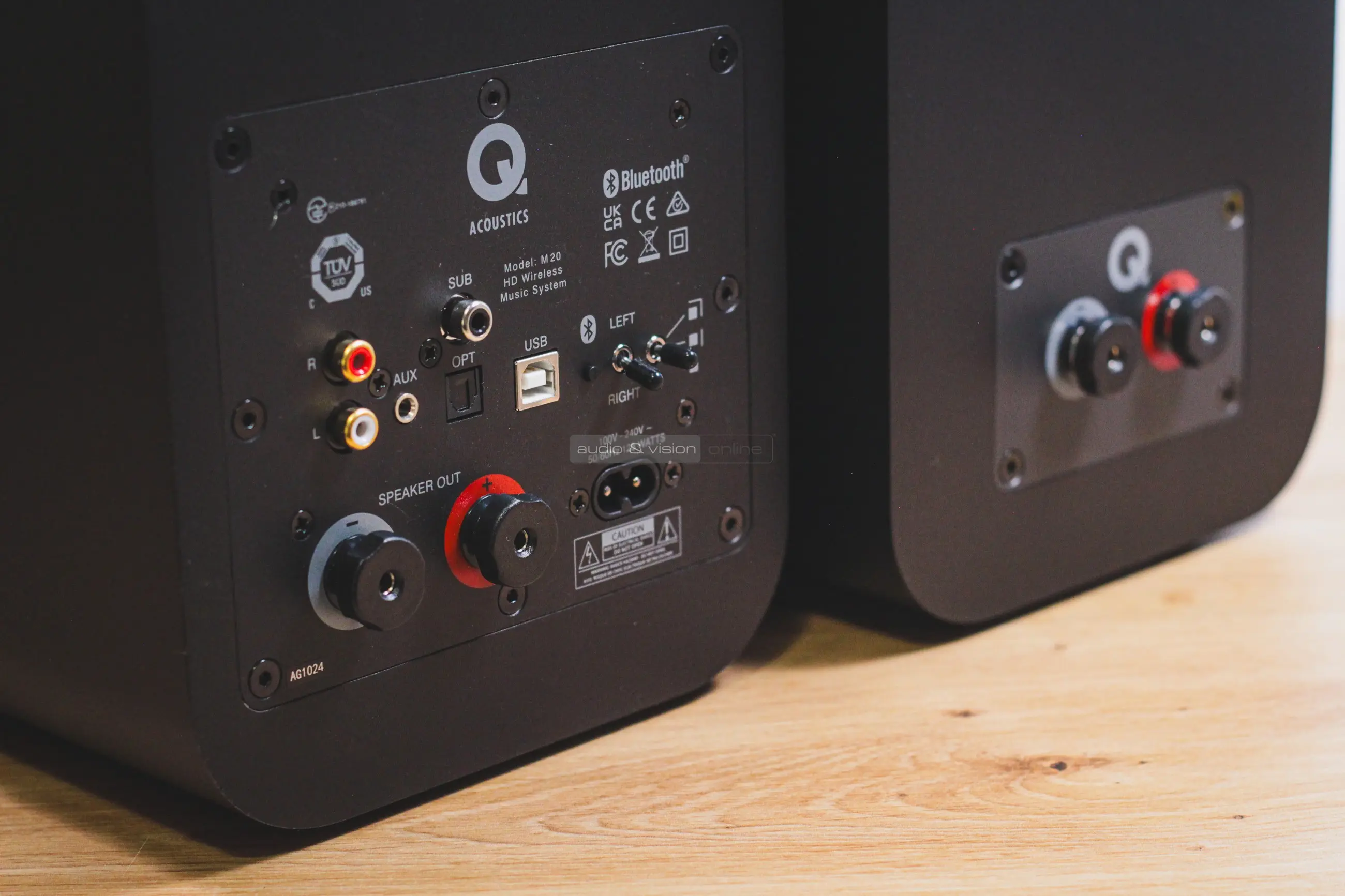 Q Acoustics M20 HD aktív hangfal hátlap