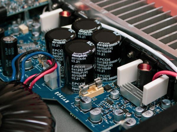 Roksan Attessa Streaming Amplifier hálózati sztereó erősítő