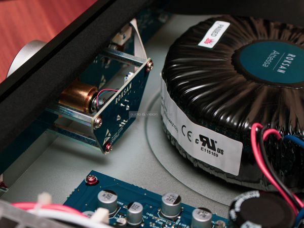 Roksan Attessa Streaming Amplifier hálózati sztereó erősítő
