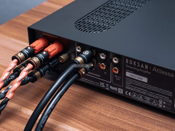 Roksan Attessa Streaming Amplifier hálózati sztereó erősítő hátlap
