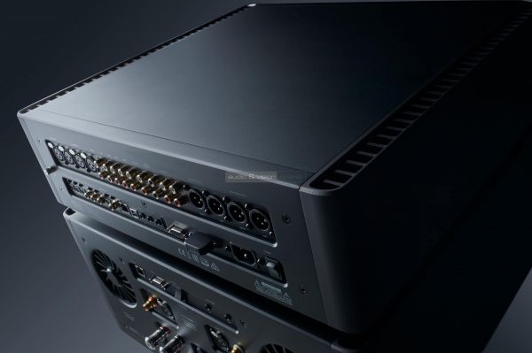 Rotel Michi P5 S5 high end sztereó előfok végerősítő hátlap