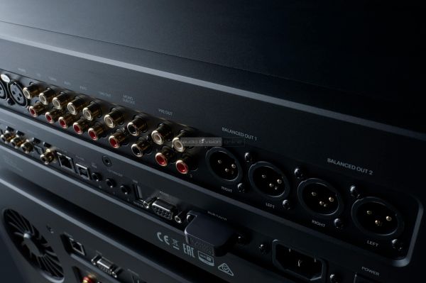 Rotel Michi P5 S5 high end sztereó előfok végerősítő hátlap