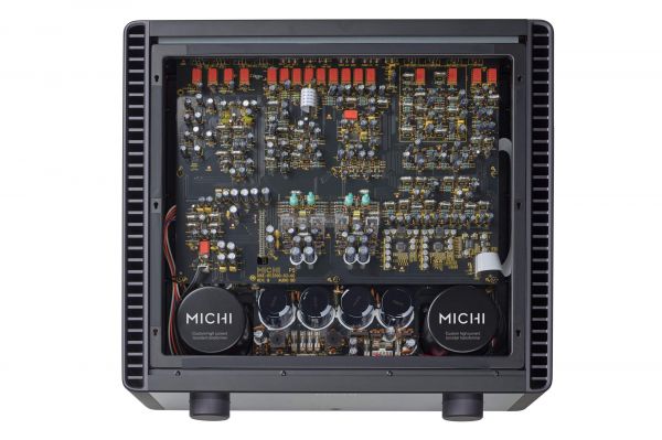 Rotel Michi P5 high end előfok