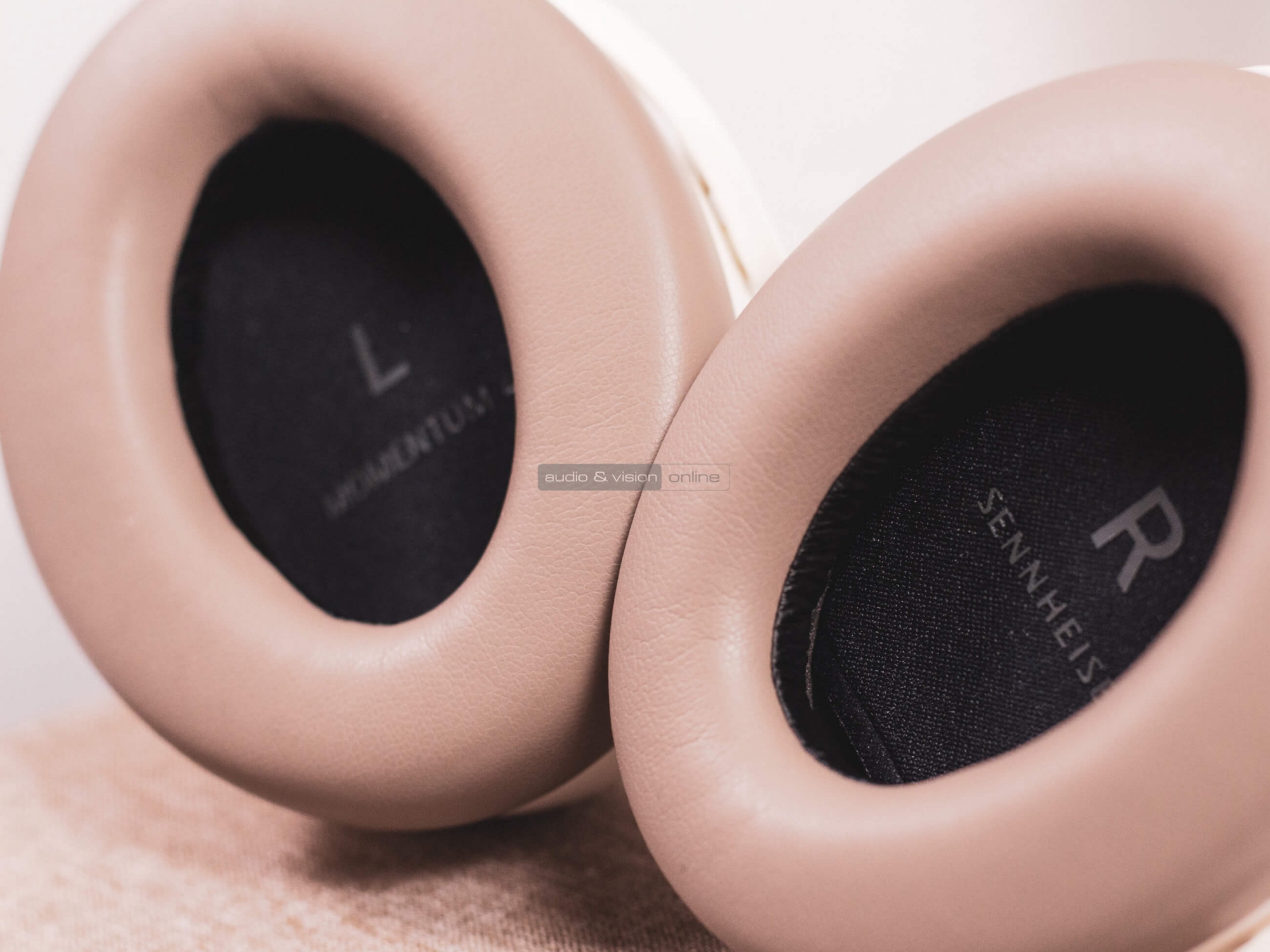 Sennheiser MOMENTUM 4 Wireless Bluetooth fejhallgató fülpárna