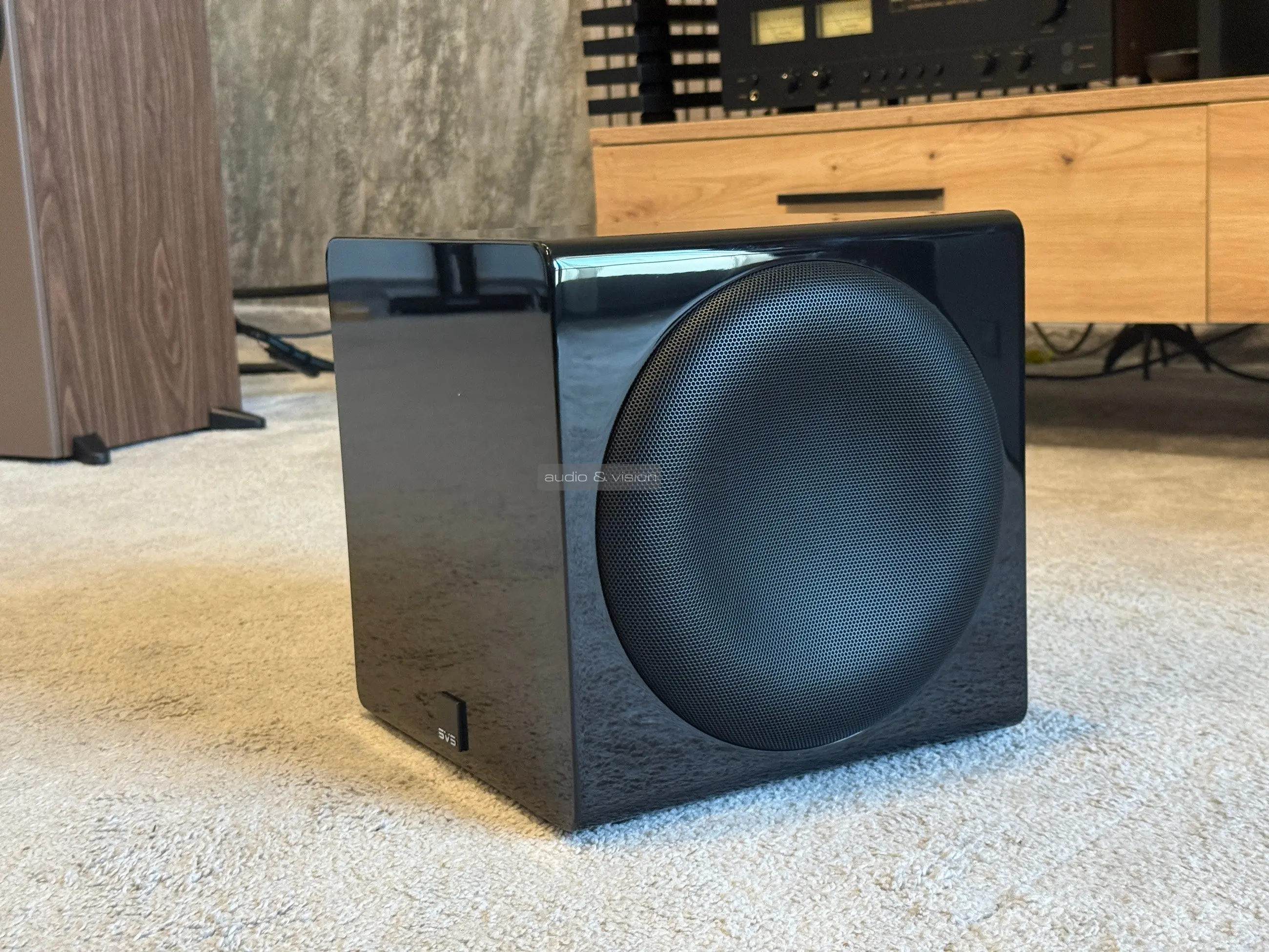 SVS 3000 Micro REvolution mélyláda
