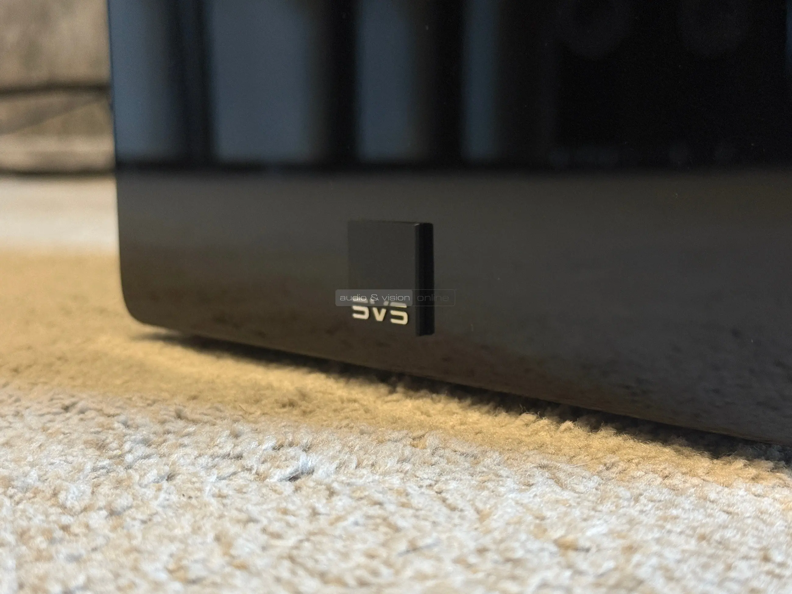 SVS 3000 Micro REvolution mélyláda logo