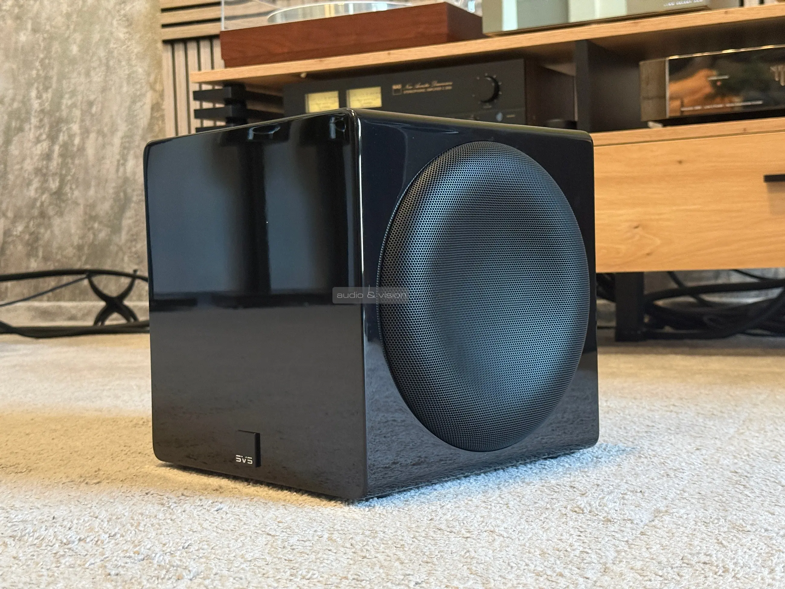 SVS 3000 Micro REvolution mélyláda