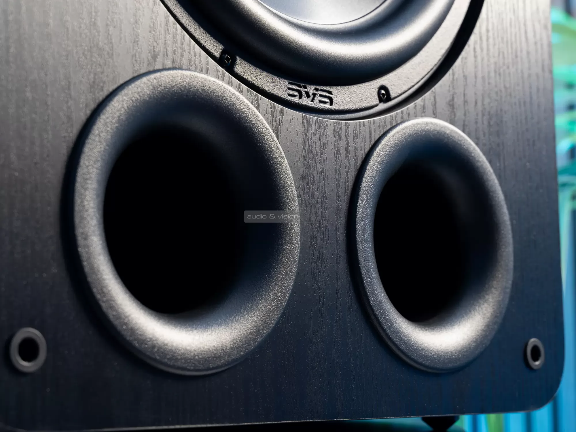 SVS PB-3000 Revolution mélyláda basszreflex port