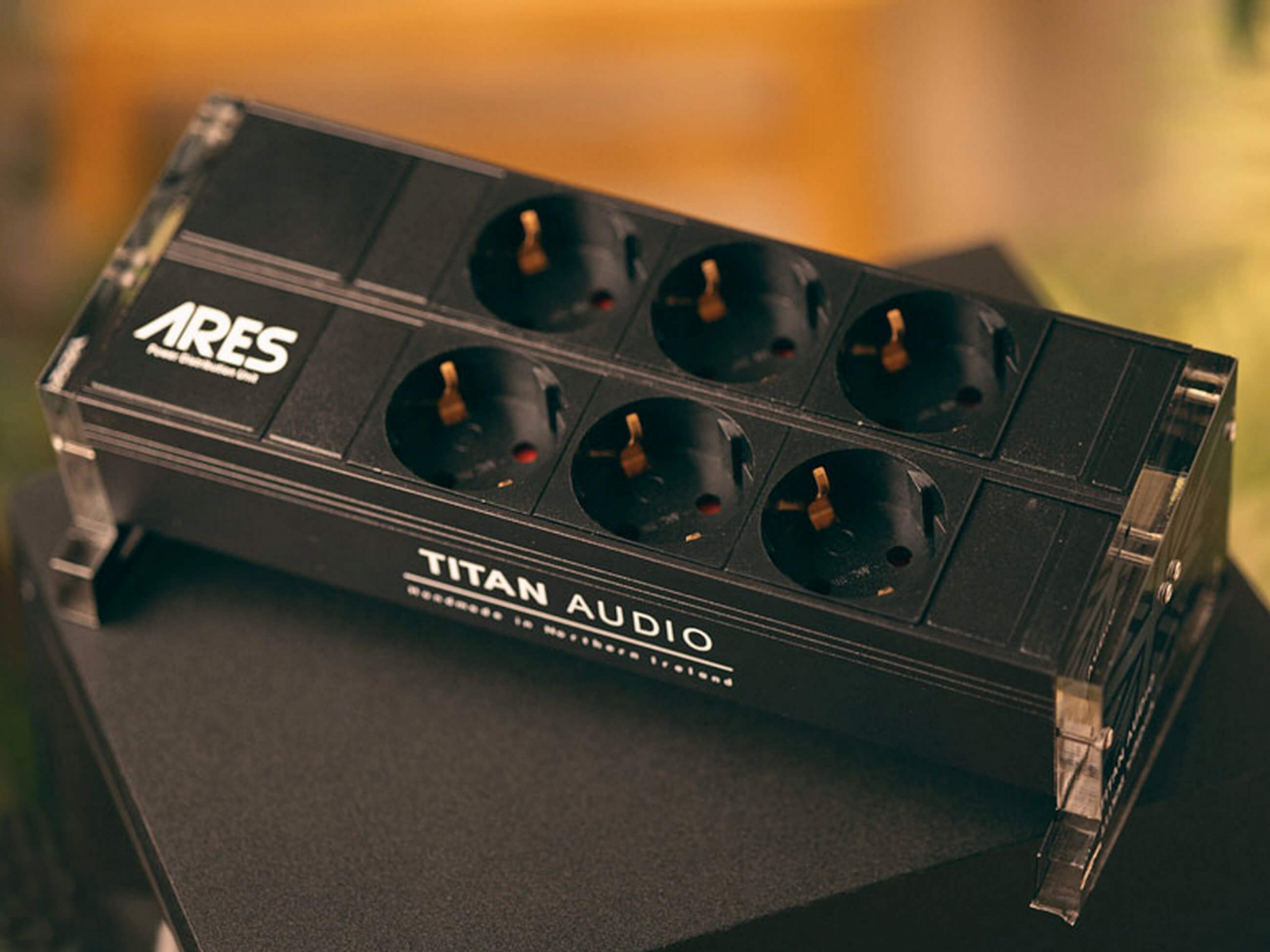 Titan Audio ARES tápelosztó