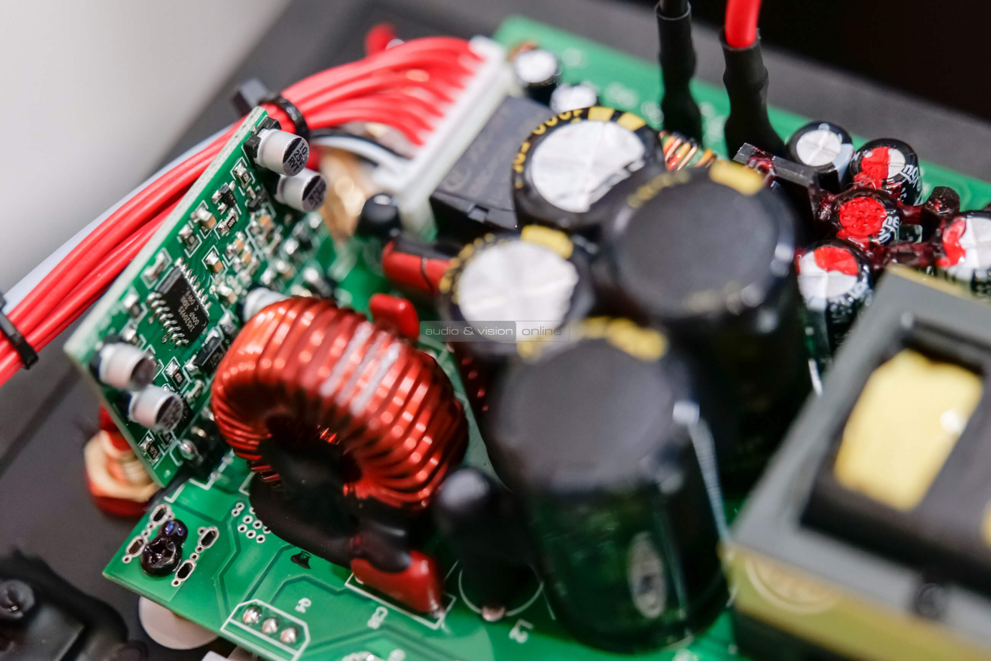 Velodyne DB12 aktív mélyláda