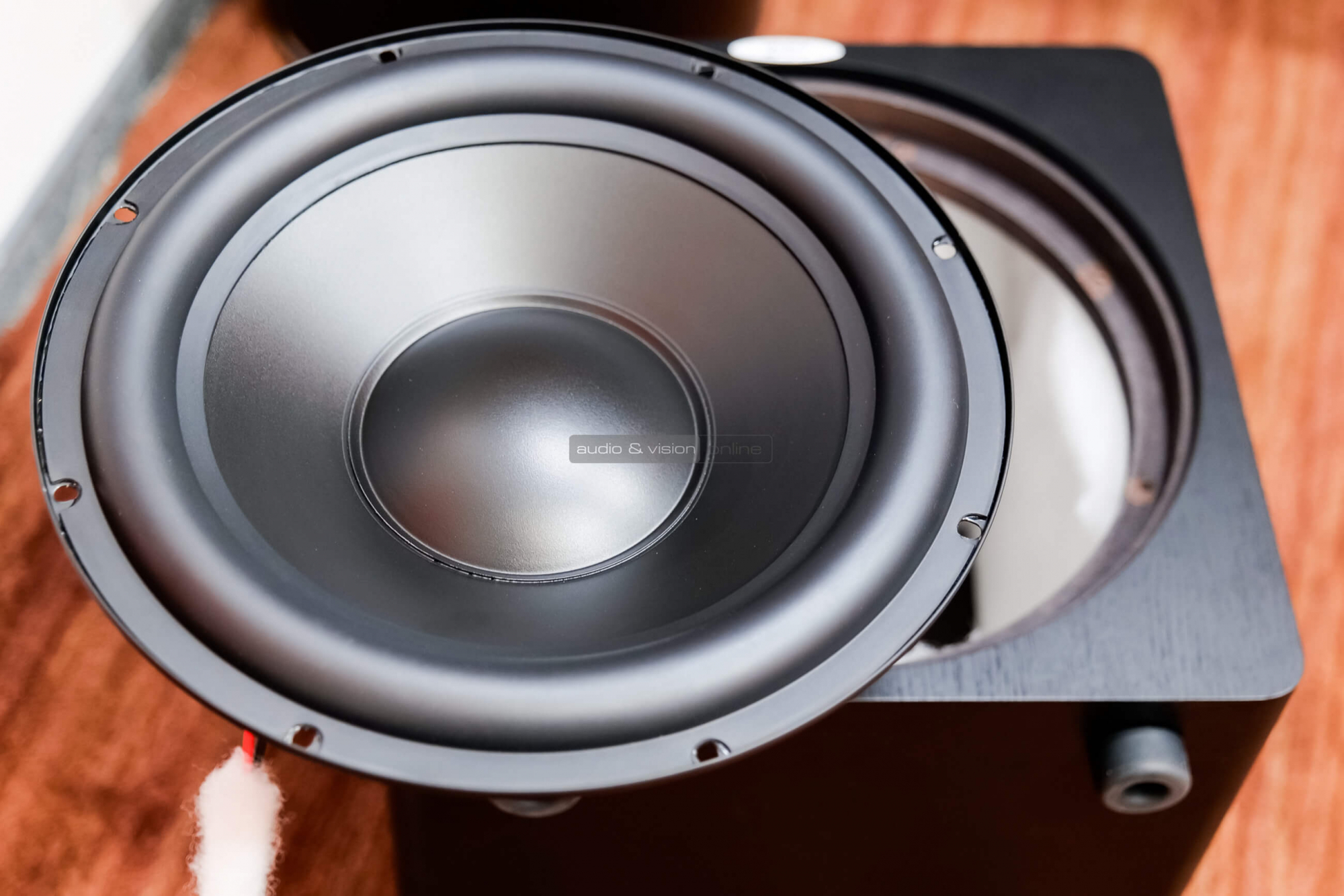 Velodyne DB12 aktív mélyláda hangszóró