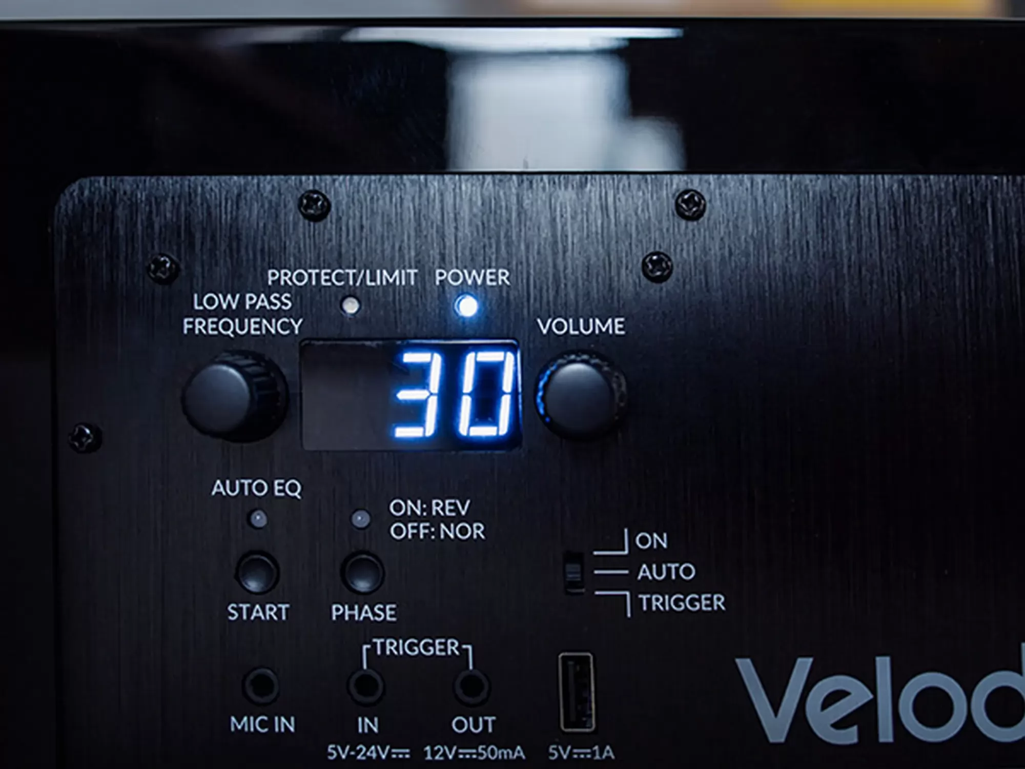 Velodyne SPL-X10 aktív mélyláda hátlap