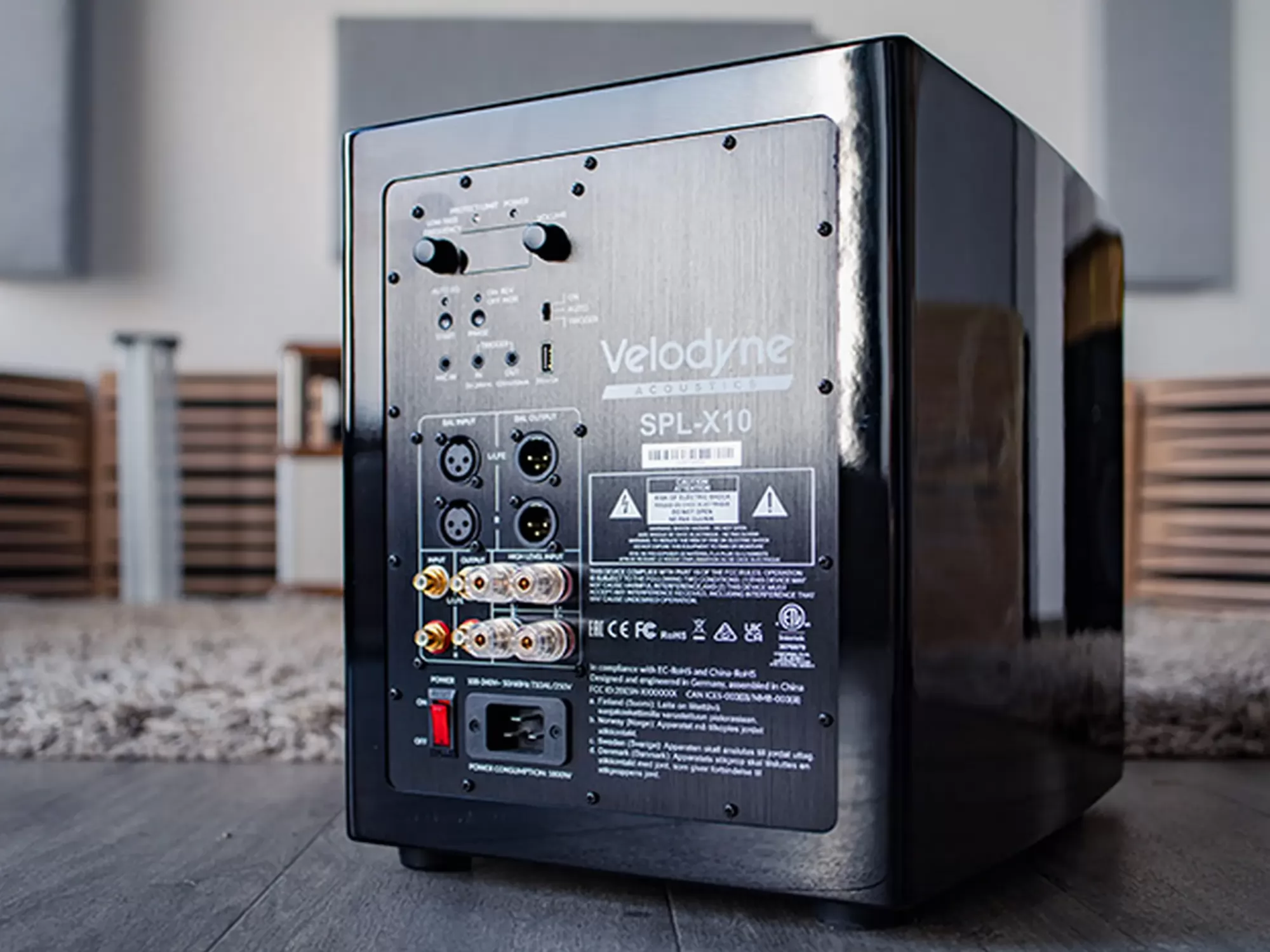 Velodyne SPL-X10 aktív mélyláda hátlap