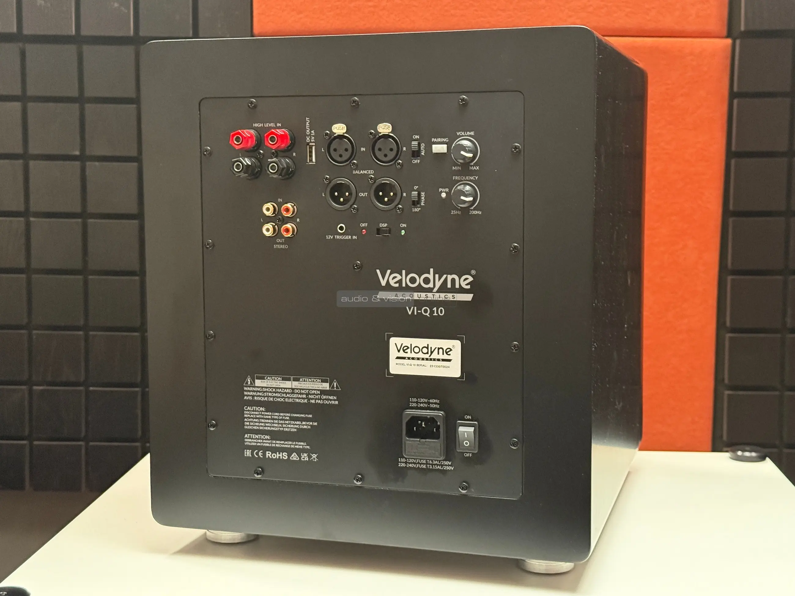 Velodyne VI-Q 10 mélyláda hátlap