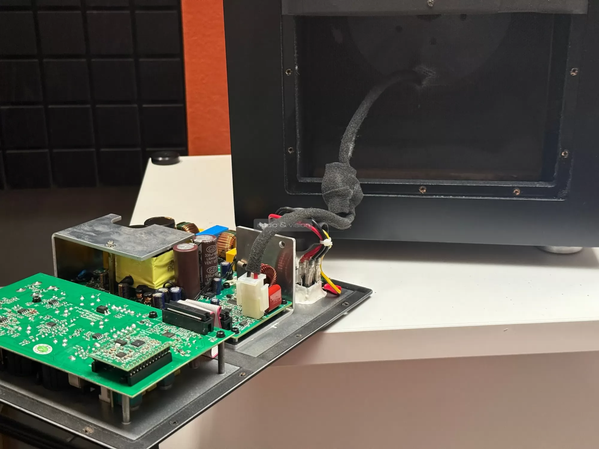Velodyne VI-Q 10 mélyláda