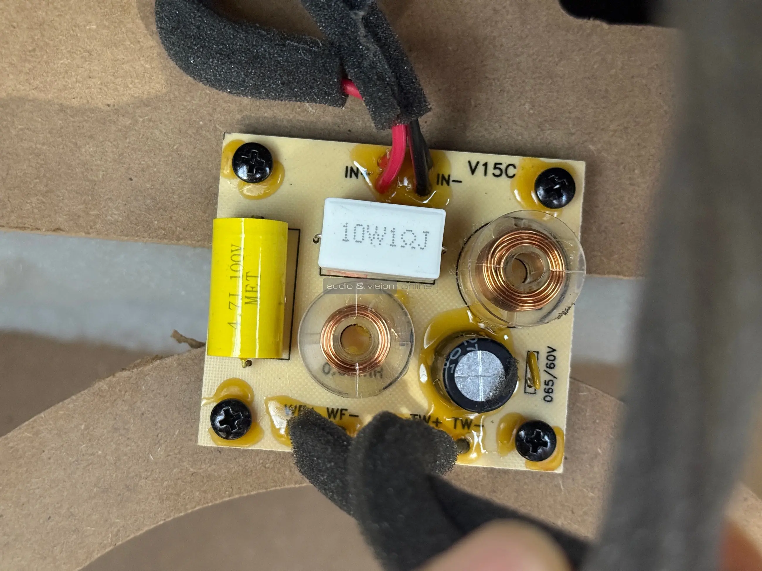 Vestlyd V15C hangfal keresztváltó