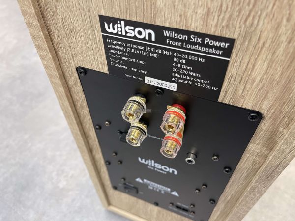 Wilson Six Power hangfal csatlakozó
