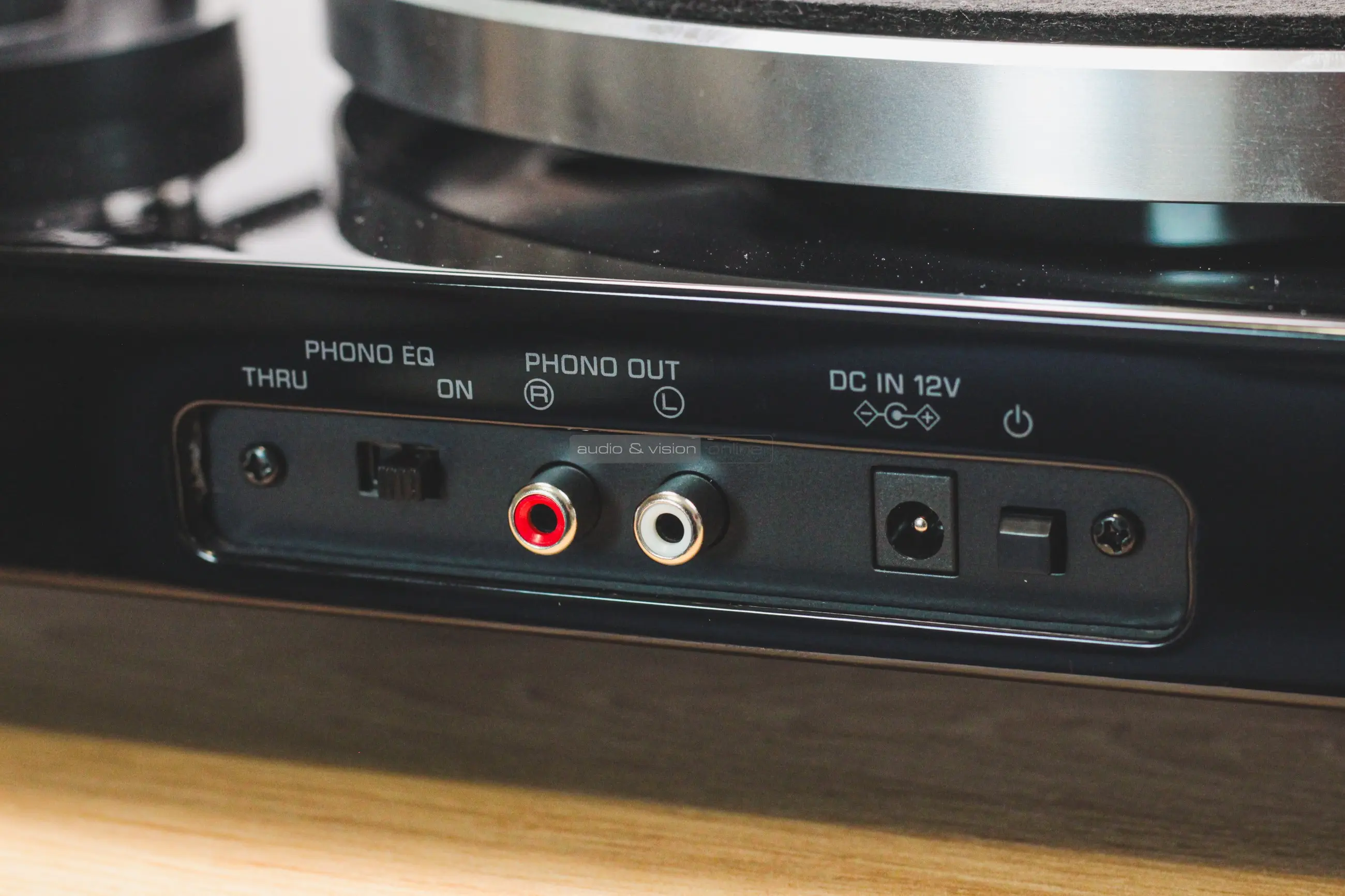 Yamaha TT-S303 vinyl lemezjátszó