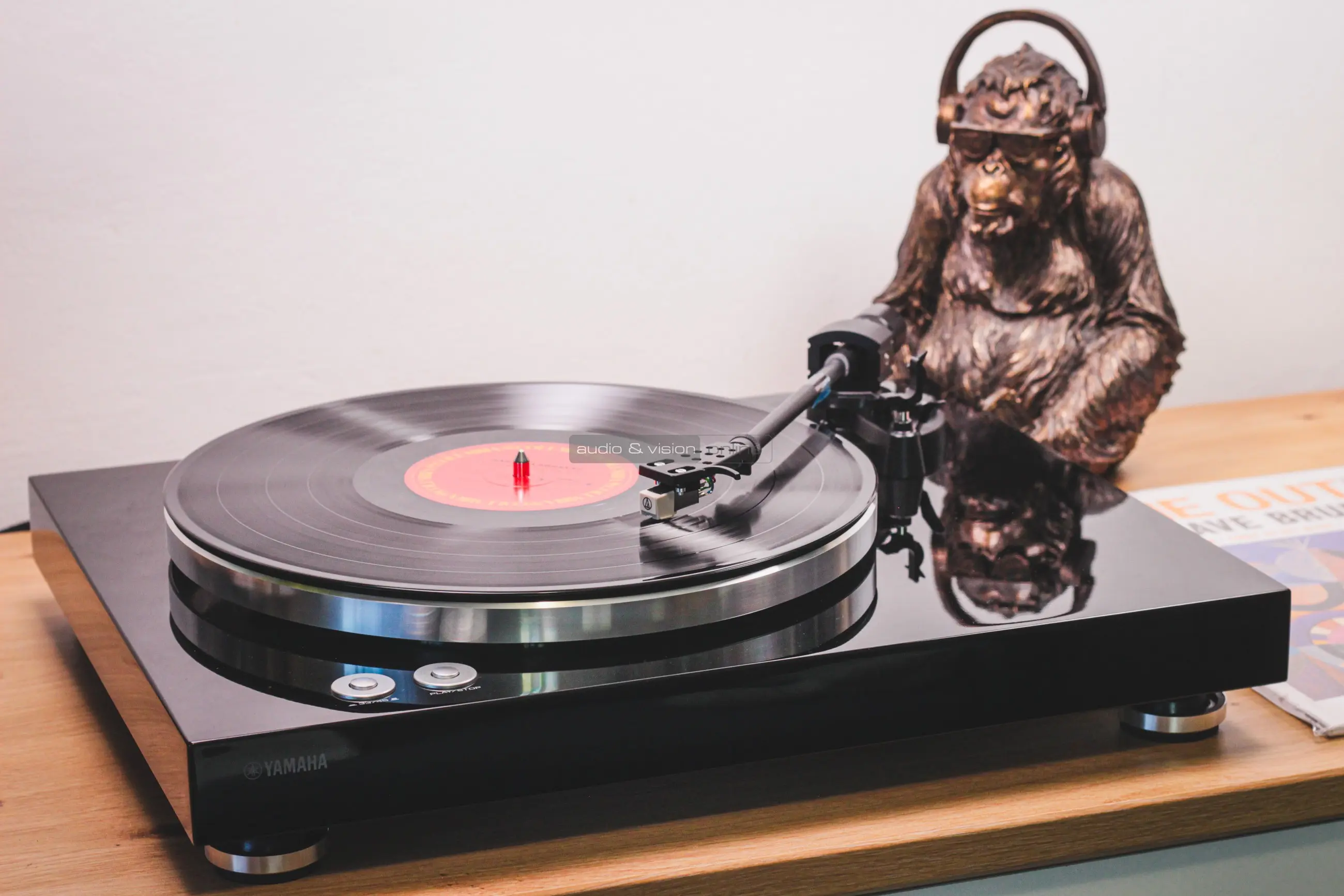 Yamaha TT-S303 vinyl lemezjátszó