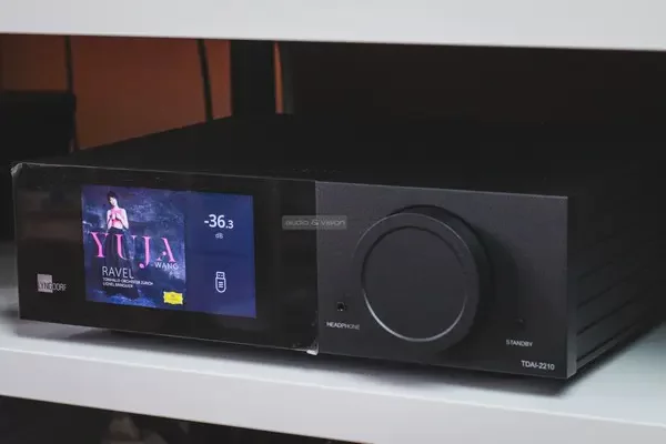 Lyngdorf Audio TDAI-2210 hálózati sztereó erősítő