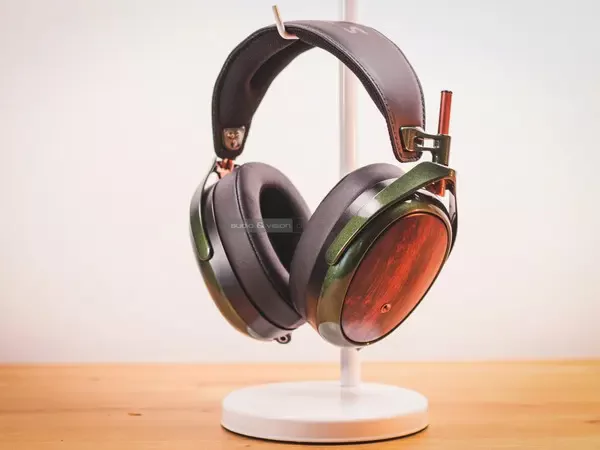 Meze STRADA fejhallgató