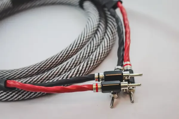 Neotech NES-3001G hangfalkábel