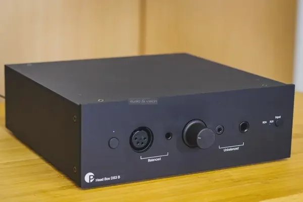 Pro-Ject Head Box DS3 B fejhallgató erősítő