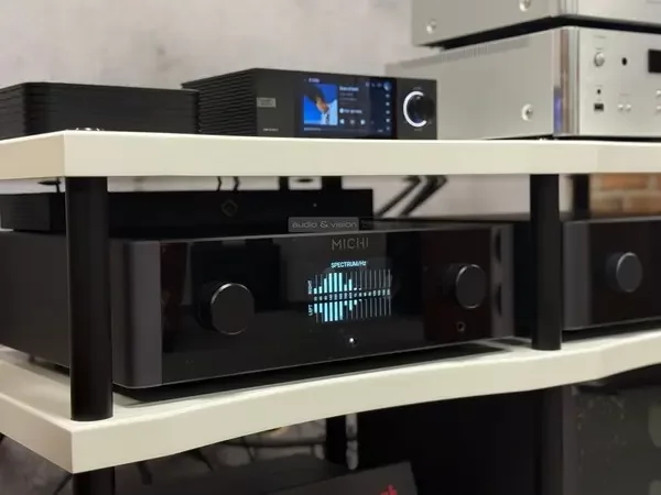 Michi X3 Series 2 high end sztereó erősítő