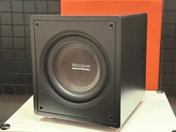 Velodyne VI-Q 10 aktív mélyláda